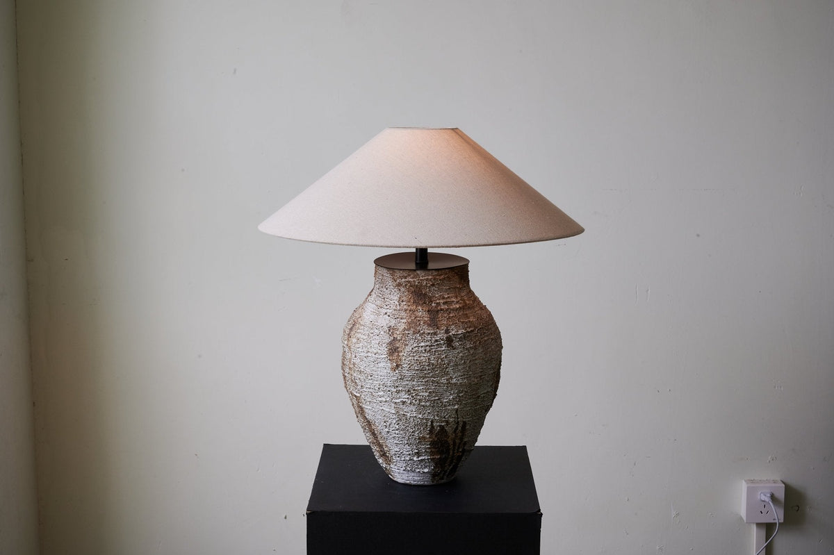 Candeeiro de mesa Celia em cerâmica wabi-sabi
