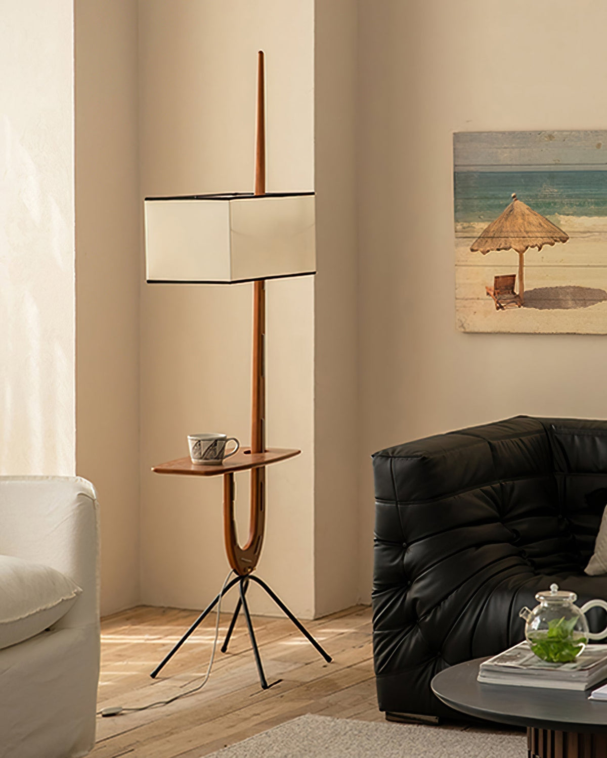 Vemara Golvlampa i trä i mitten av århundradet-stil