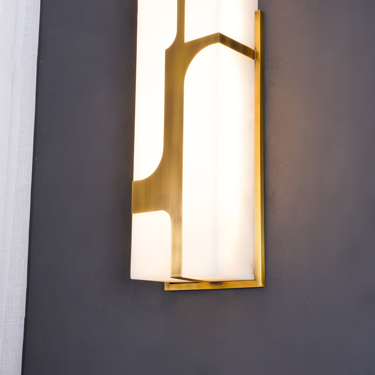 Ariel Vägglampa Alabaster och Mässing Elegans