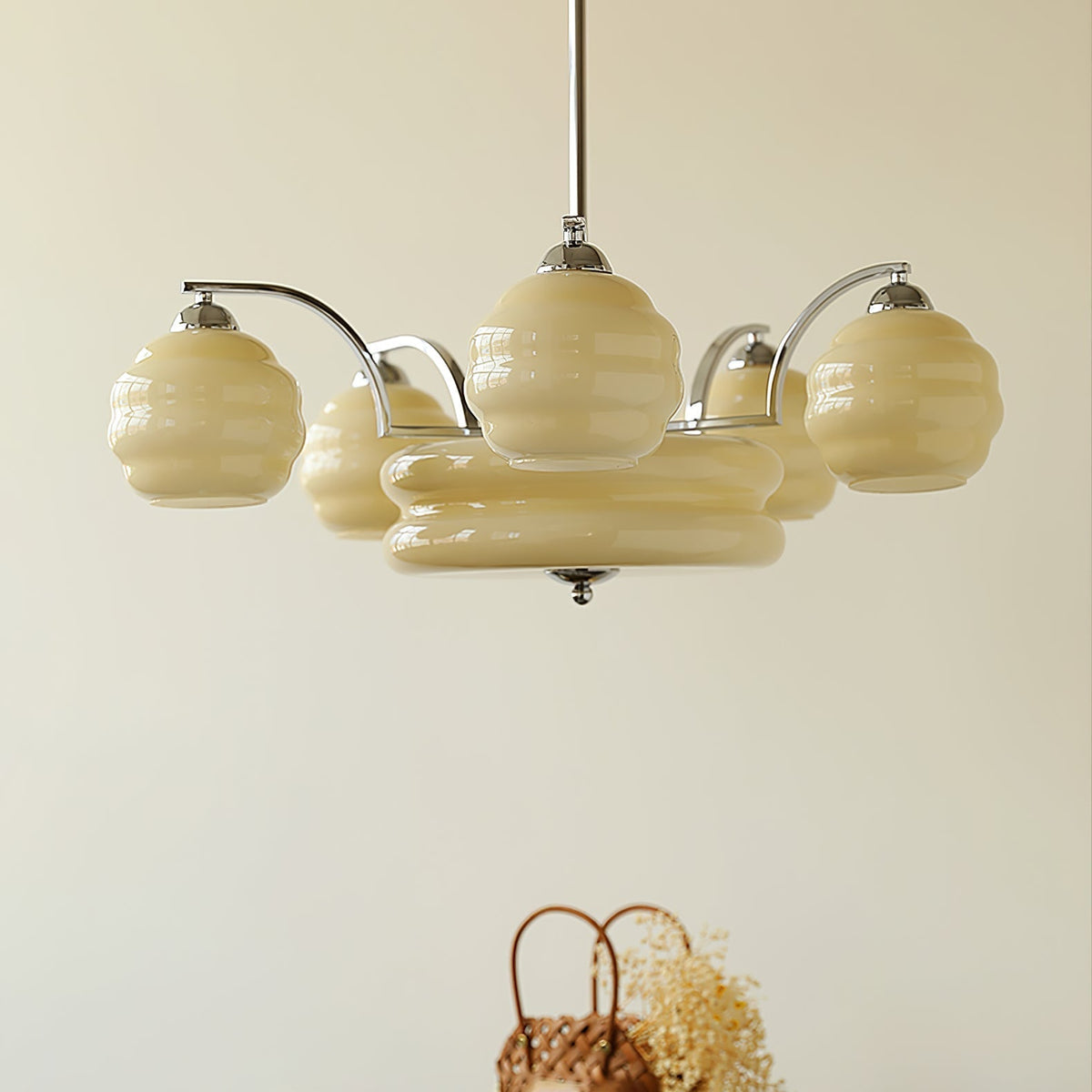 Celeelle art déco-vintagekrona med gyllene glasskärmar