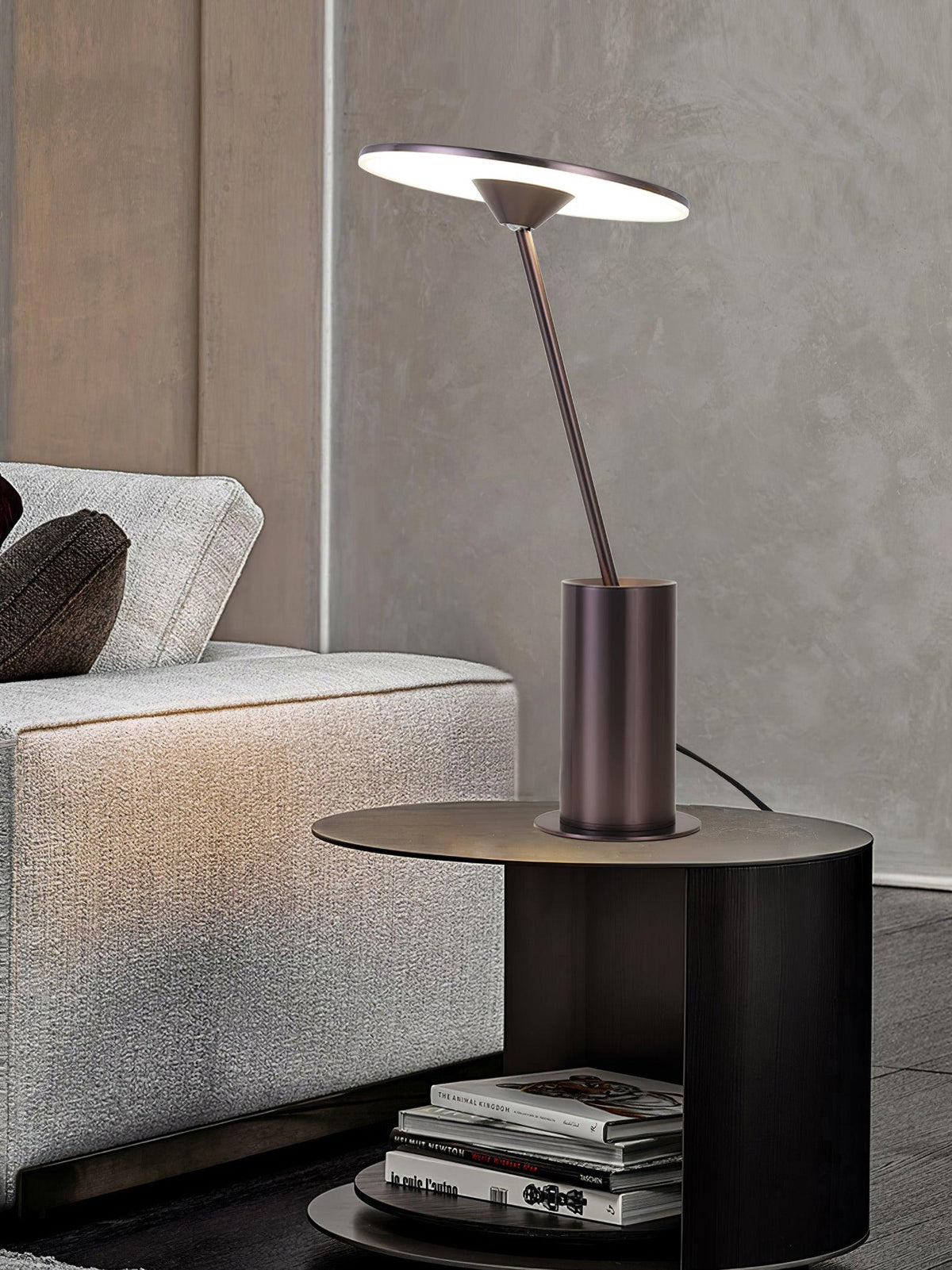 Candeeiro de mesa minimalista em aço Feralielle