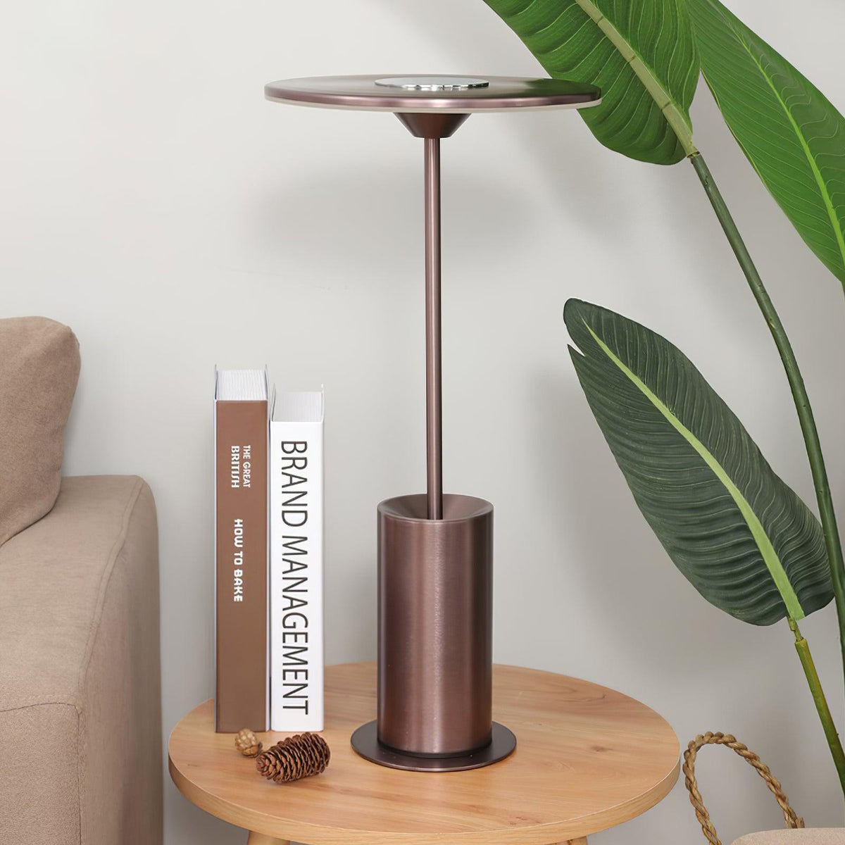 Candeeiro de mesa minimalista em aço Feralielle