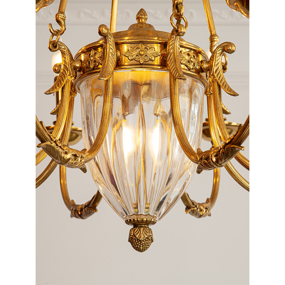 Candelabro de latão Valerix