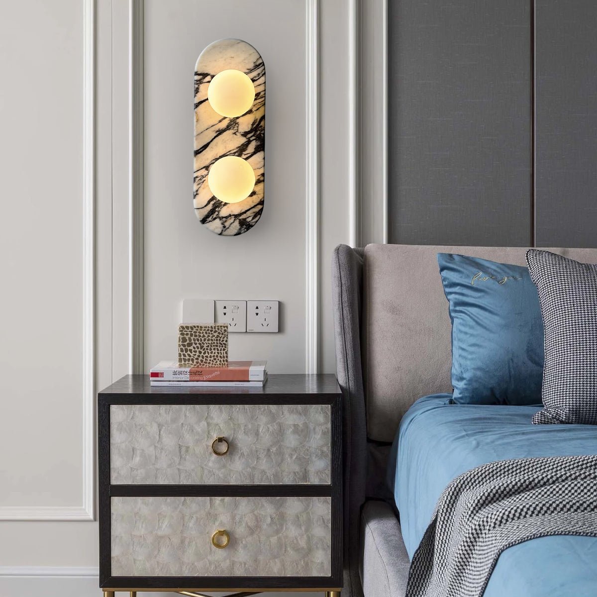 Eirenise unik och elegant vägglampa i glas och marmor