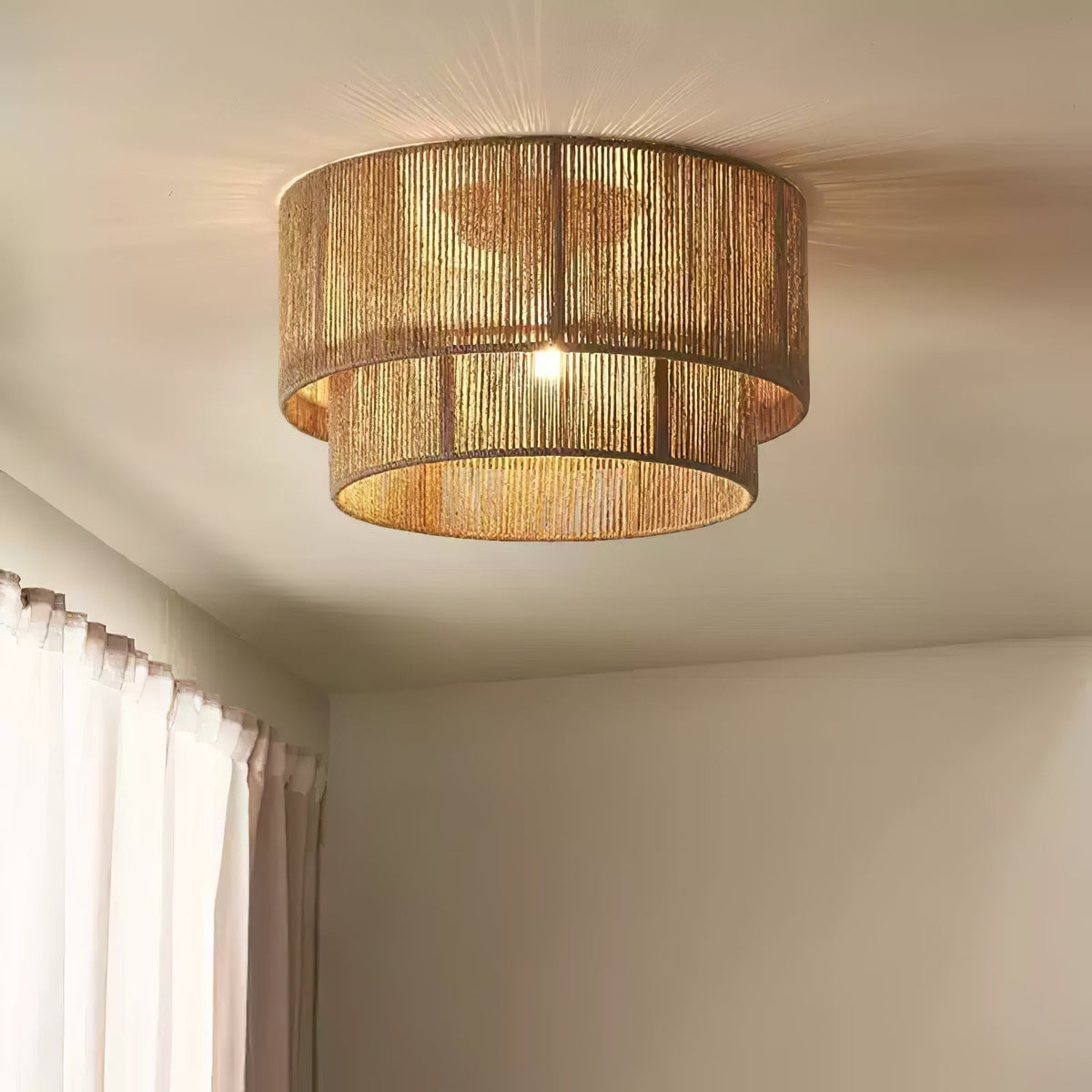 Cevynara elegant taklampa i naturvävd textil