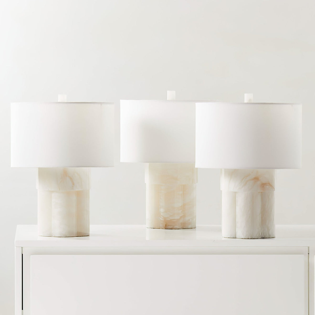 Albalia moderne alabasterbordlampe