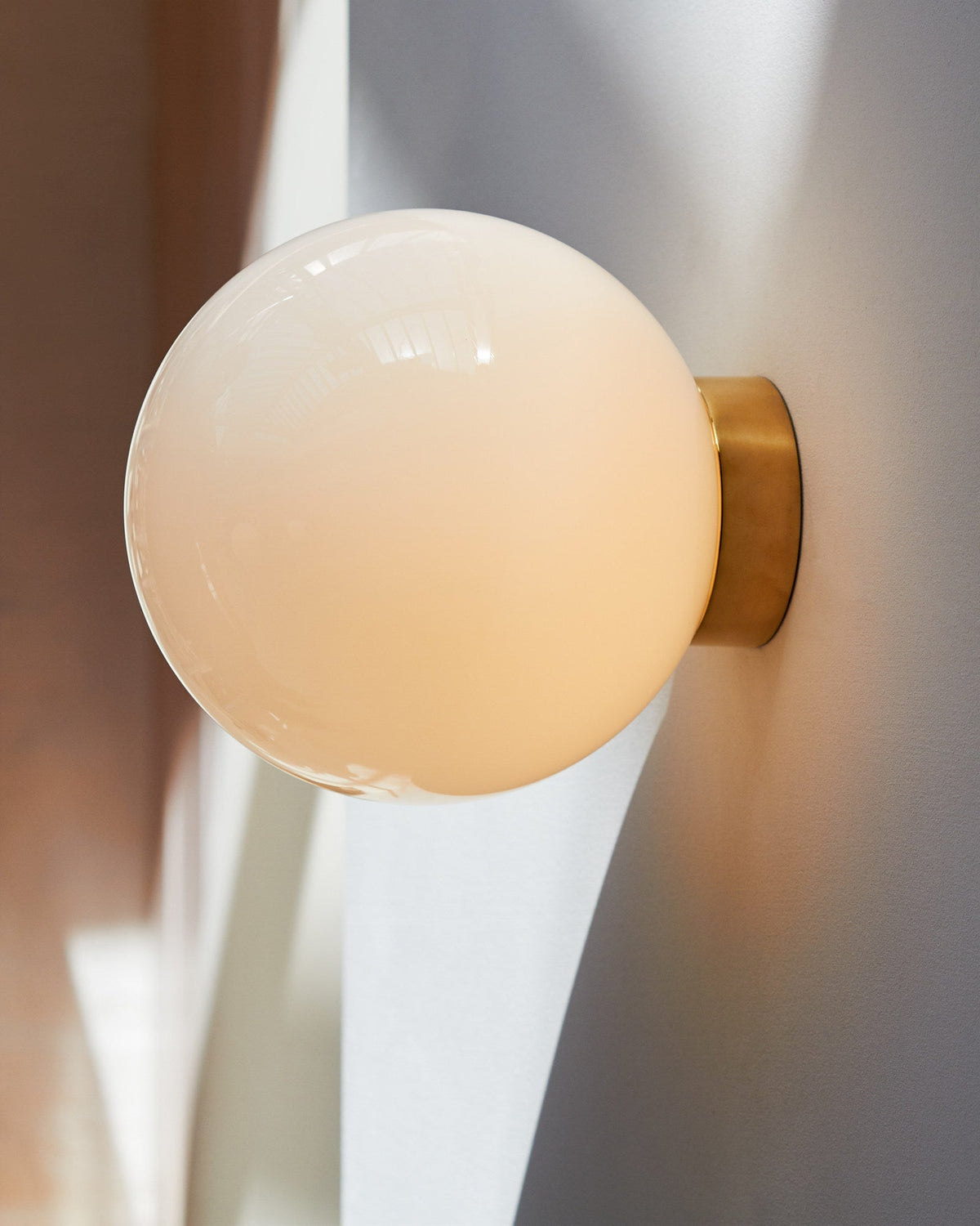 Mirov klotformad vägglampa i glas