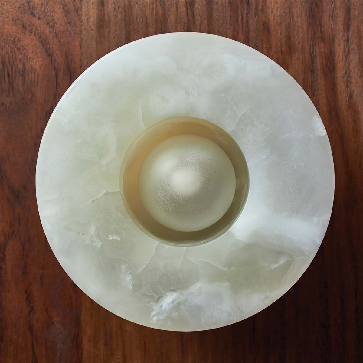 Lioruielle ytmonterad vägglampa i glas