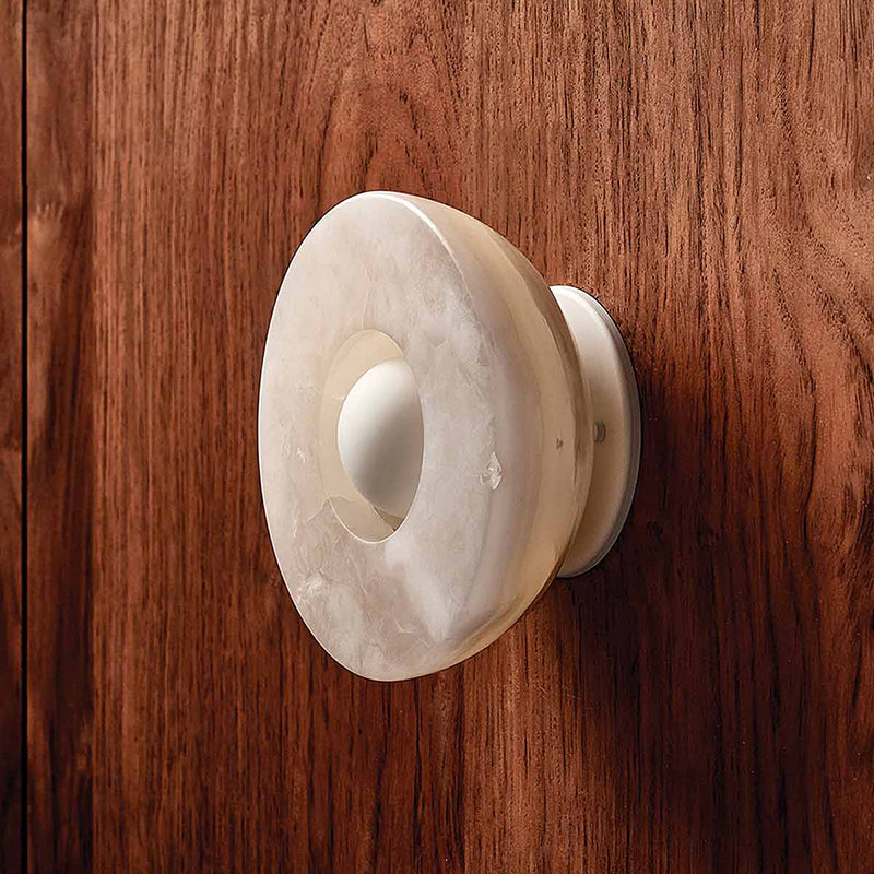 Lioruielle ytmonterad vägglampa i glas