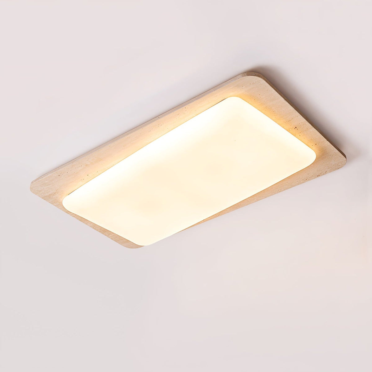 Seranina loftlampe i travertin