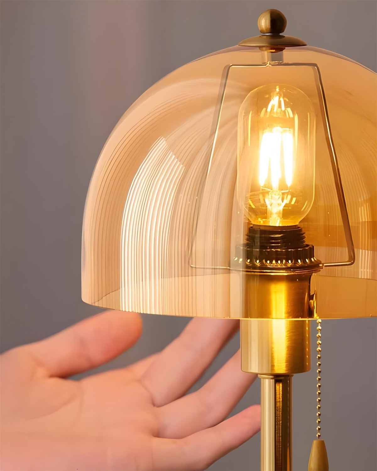 Teriiseria bordlampe