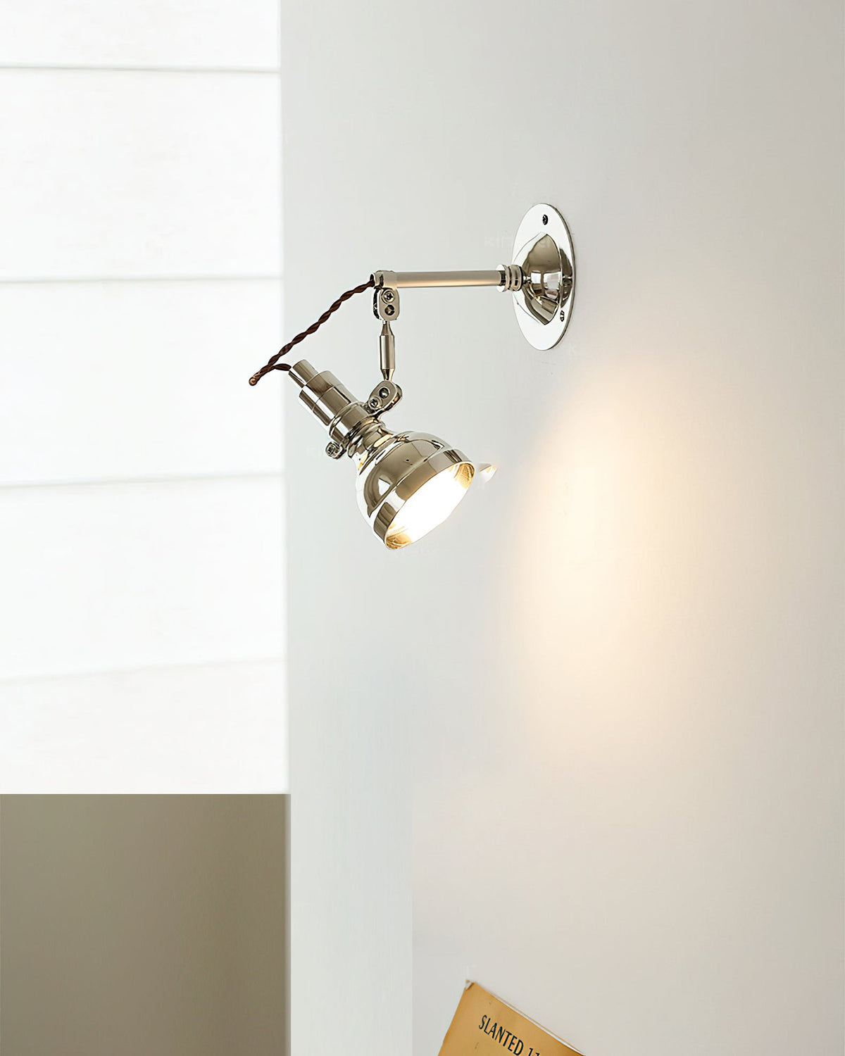 Ciruise vägglampa med svängarm