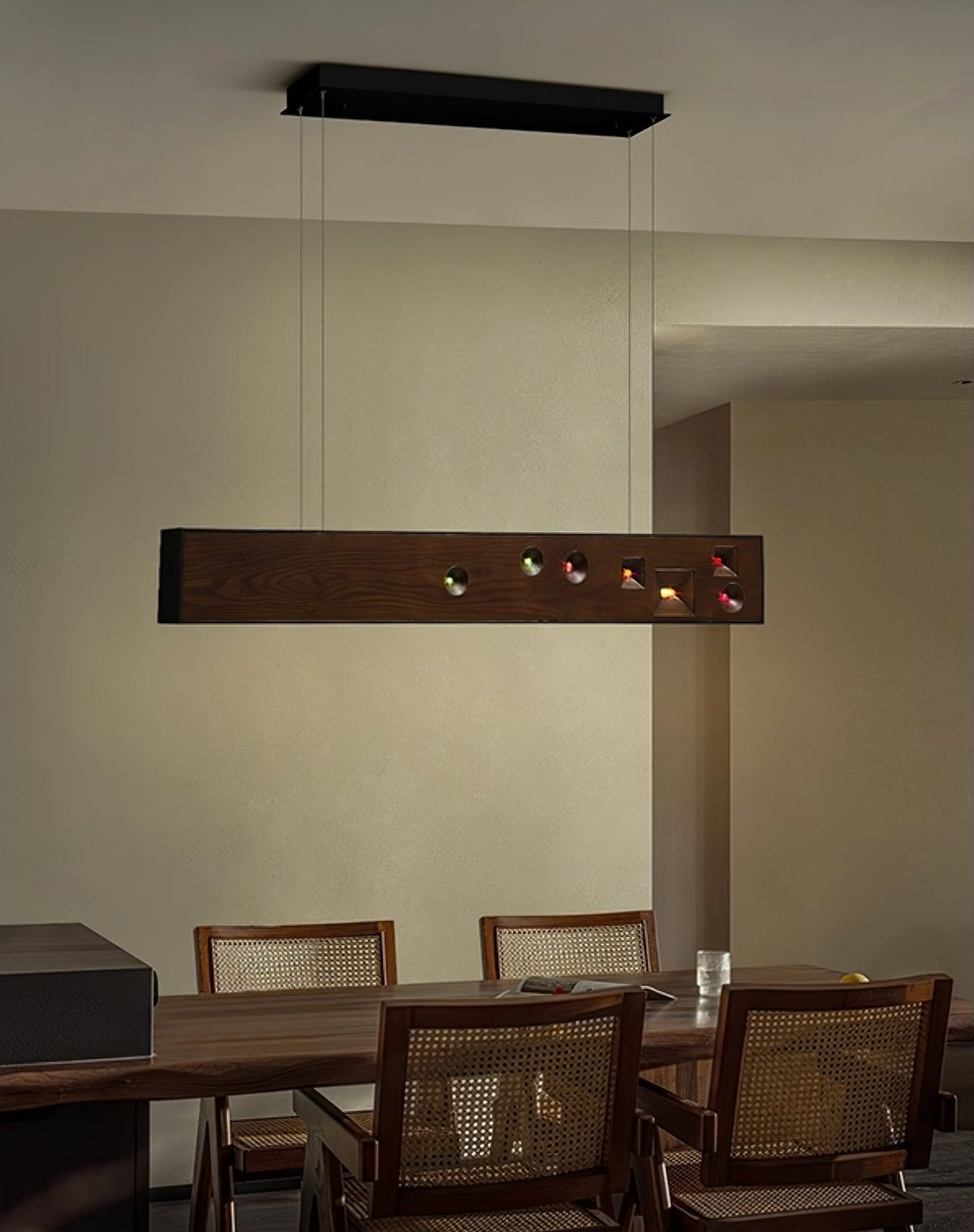 Candeeiro suspenso Elvorora em madeira e pedra preciosa com LED linear