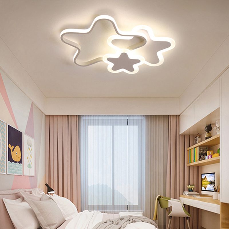 Candeeiro de teto LED Aria, com montagem rente ao teto, em forma de estrela, de designer