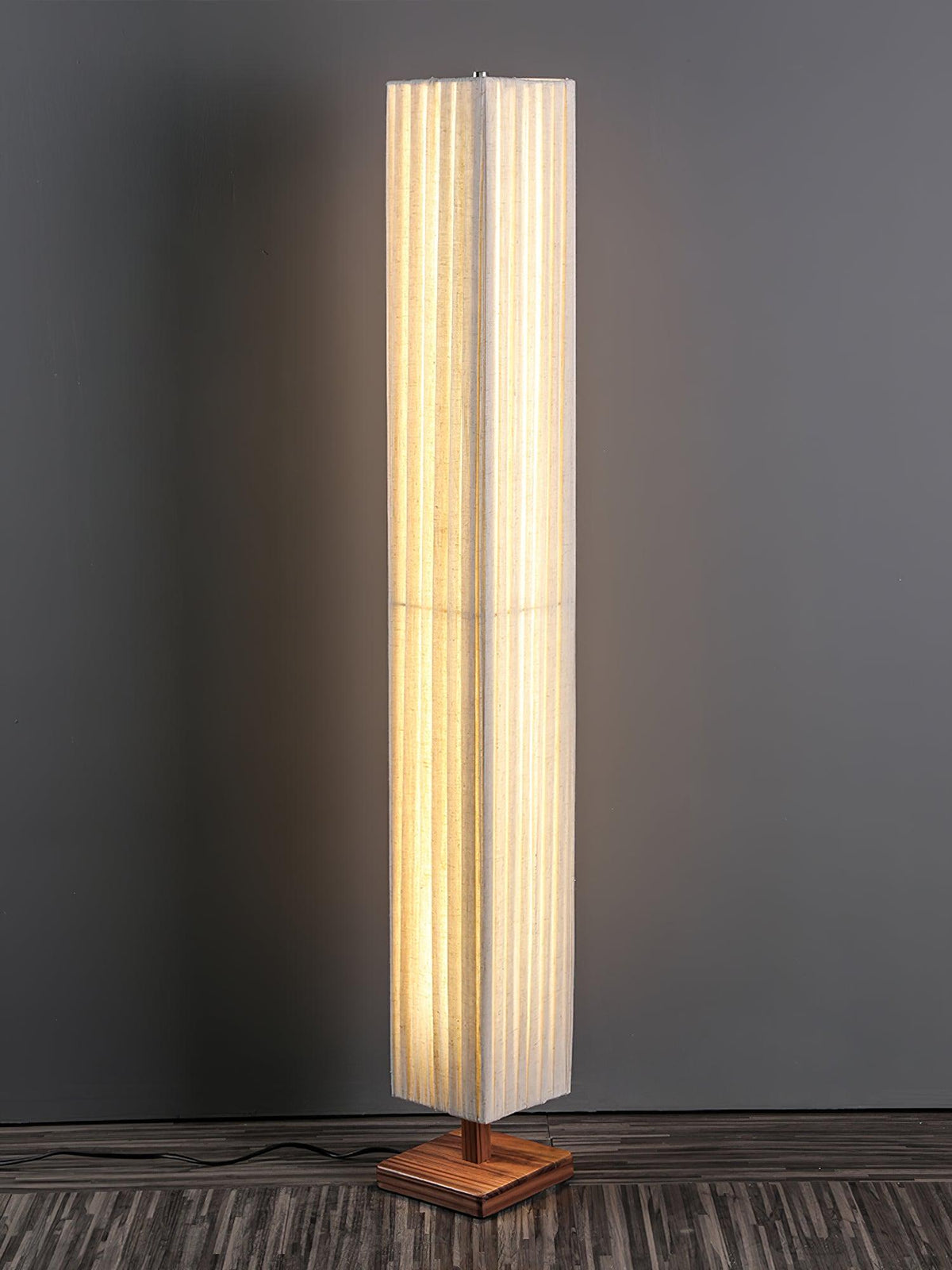 Vesolyre japandi-golvlampa i tyg