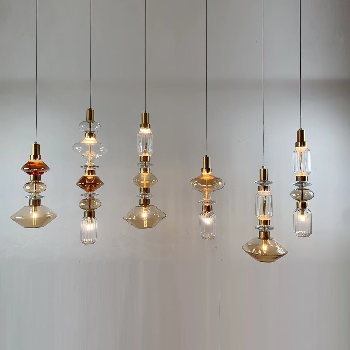 Veliora hengilampi úr gleri í fáguðum lúxusstíl