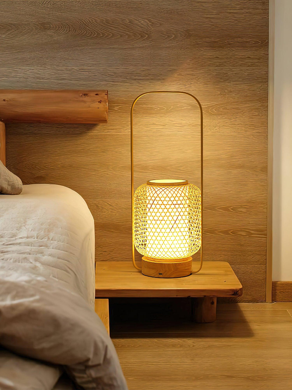 Orbituse retro bordslampa i trä