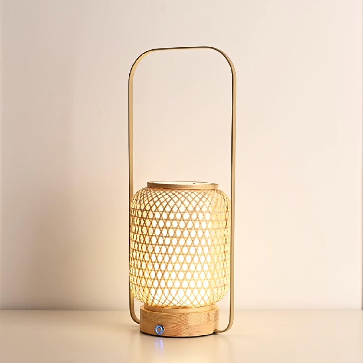 Orbituse retro bordslampa i trä