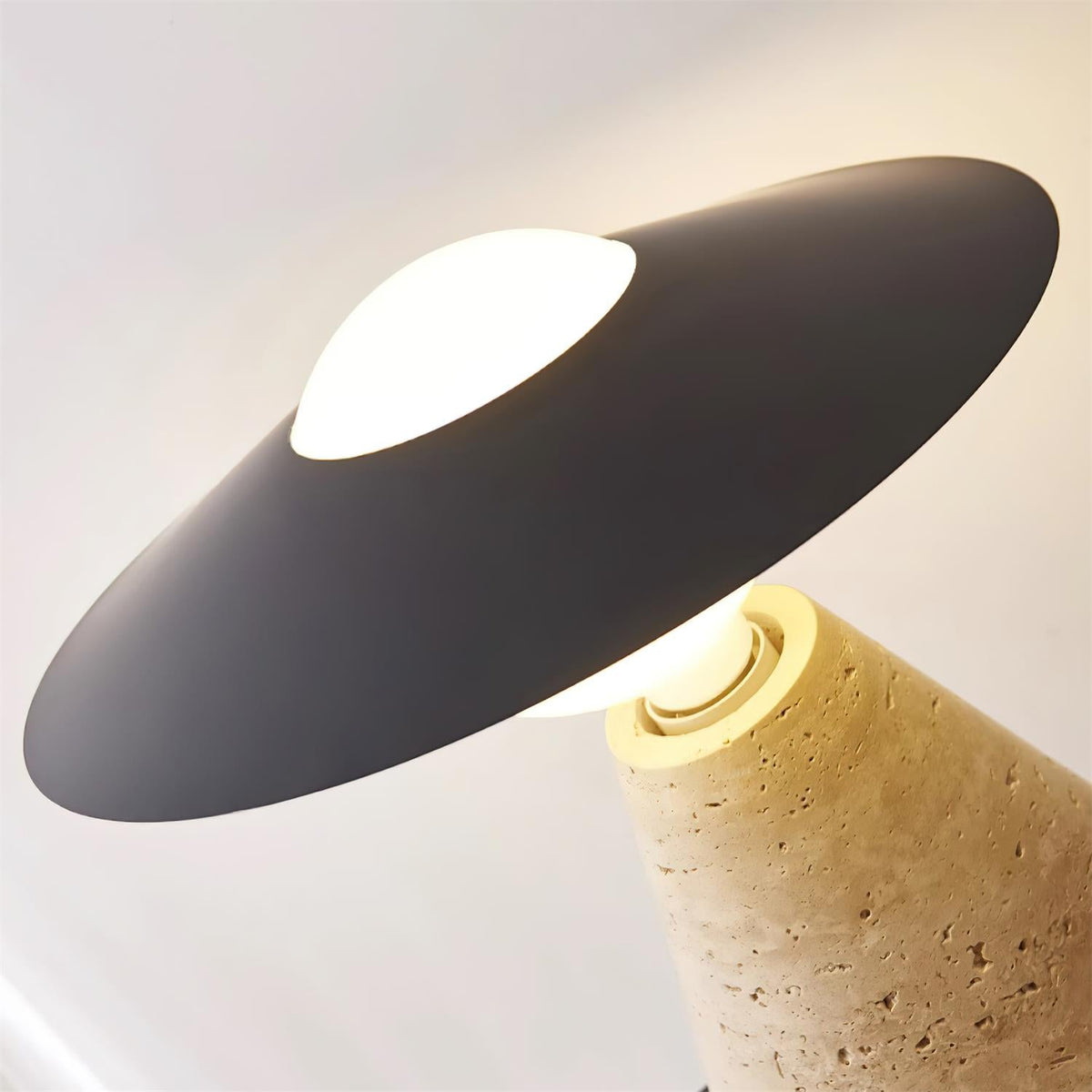 Elaalise bordslampa