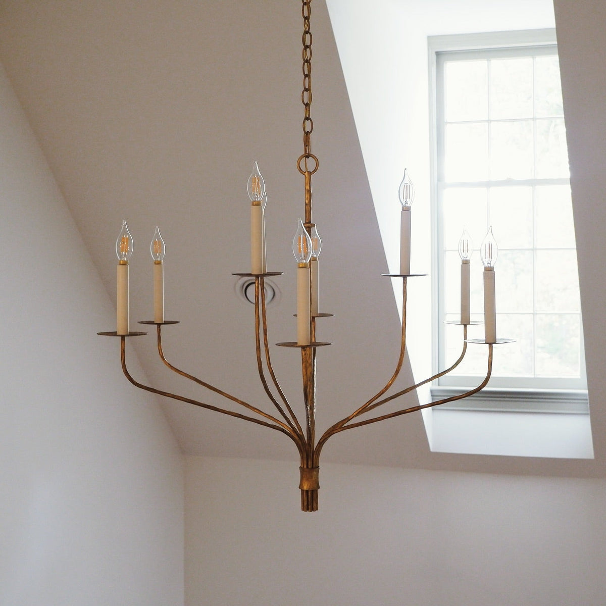 Caeluvyh vintage industriel lysekrone i sort metal