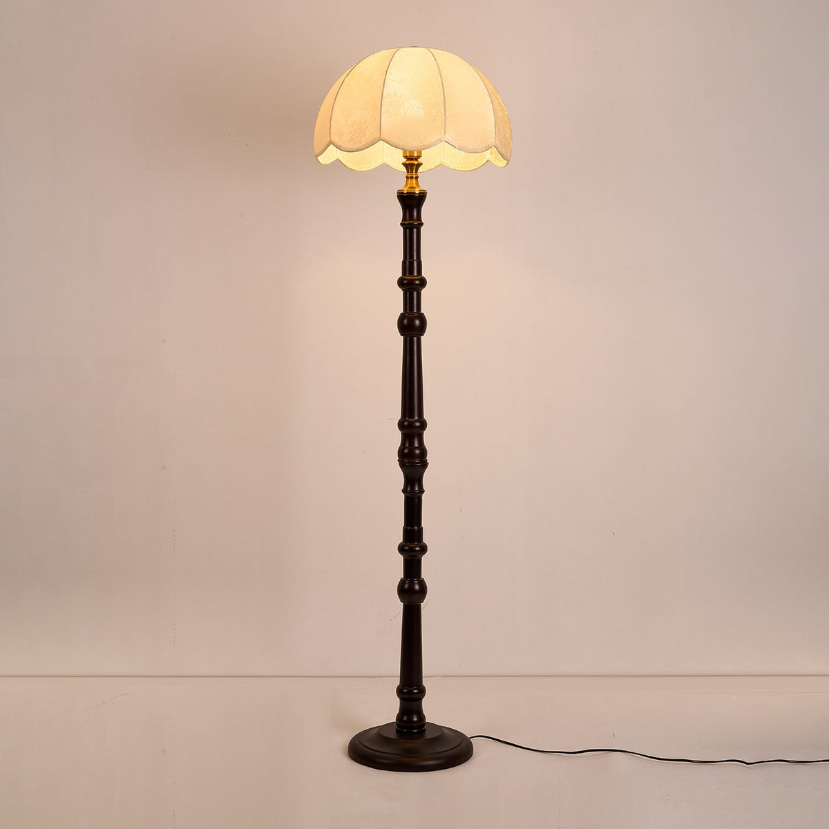 Maverick vintage gulvlampe i træ