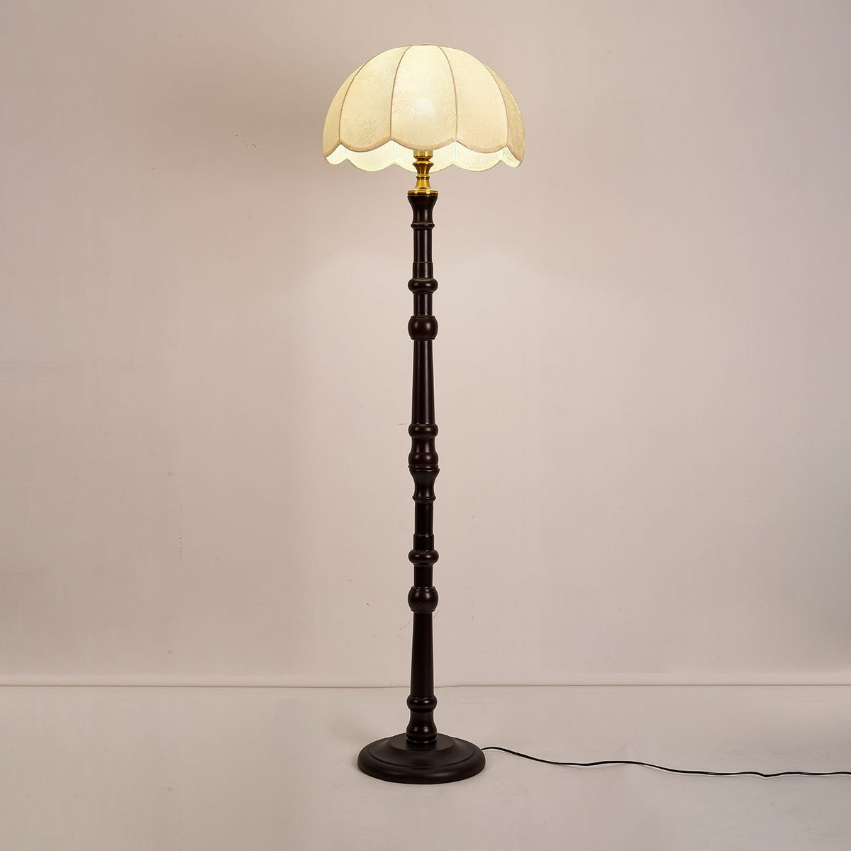 Maverick vintage gulvlampe i træ