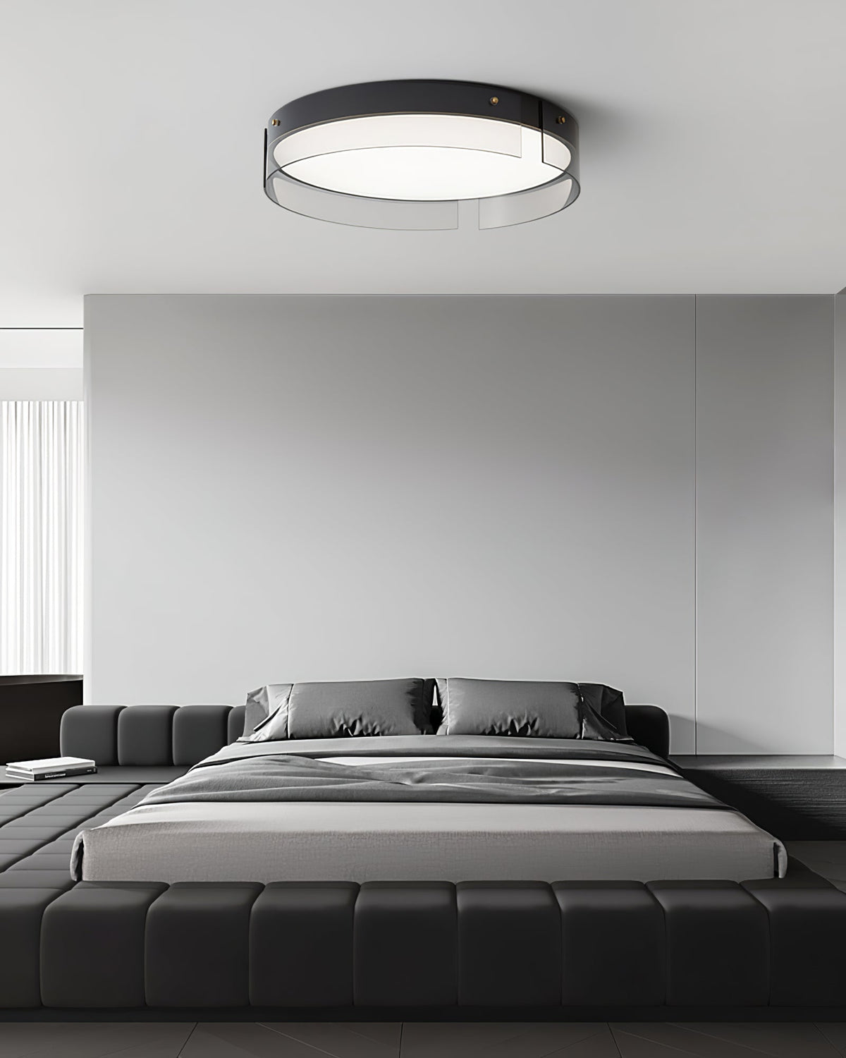 Ovenaris modern minimalistisk taklampa i mässing