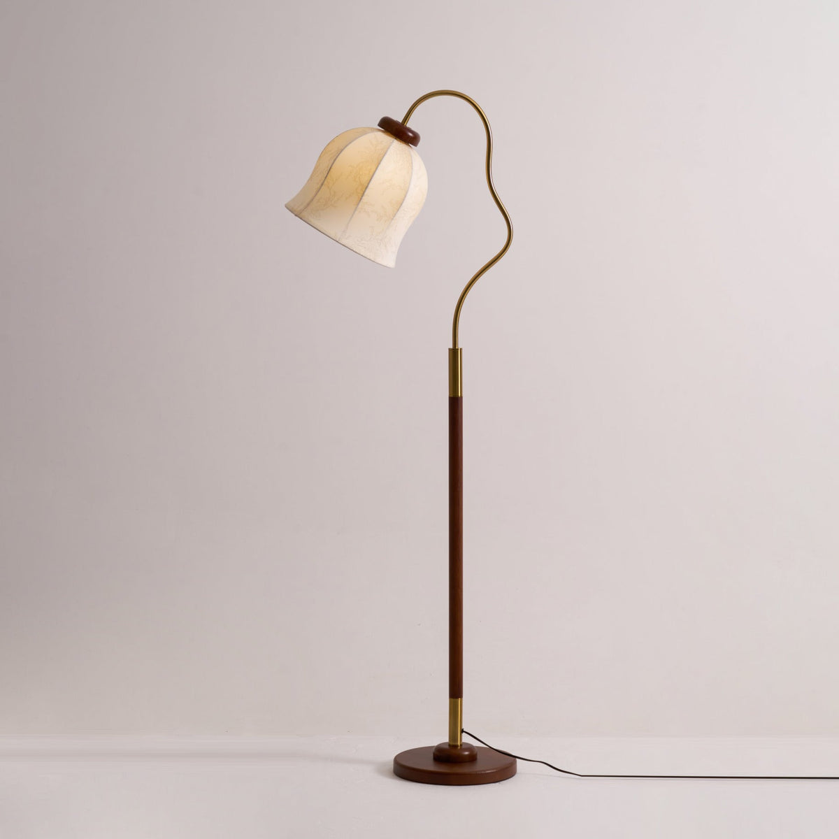 Elveielle Klassisk trægulvlampe