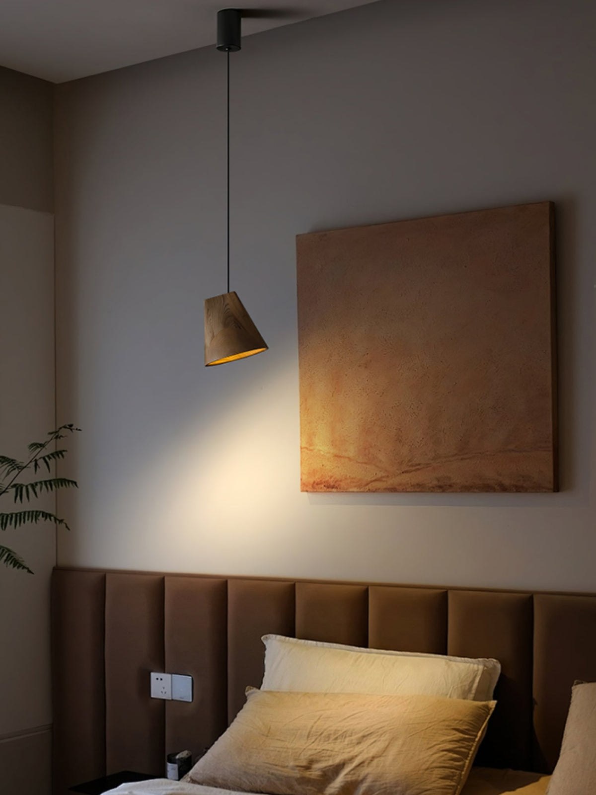 Lustre suspenso assimétrico em madeira Ivarara