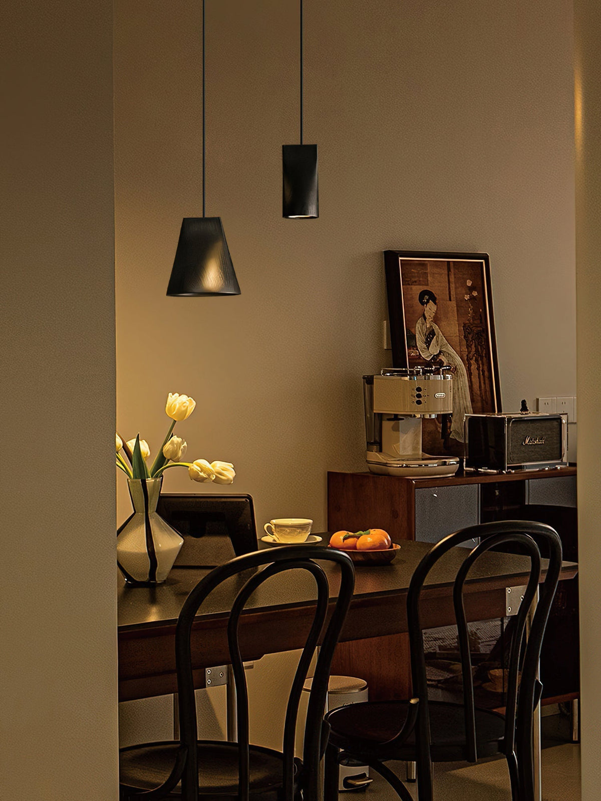 Lustre suspenso assimétrico em madeira Ivarara