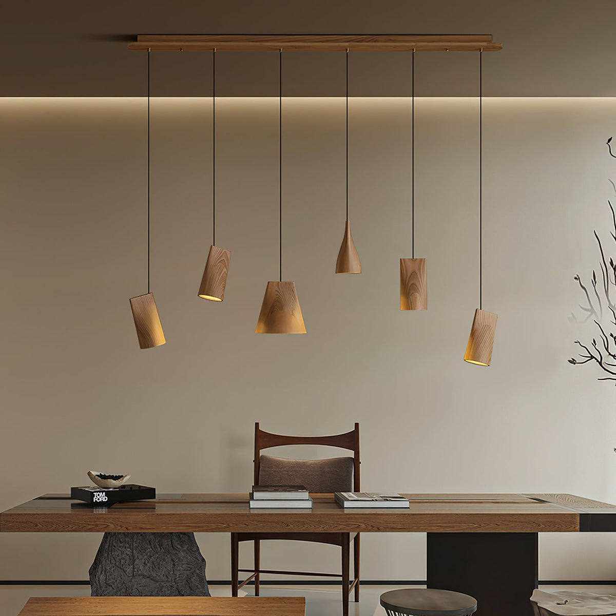 Lustre suspenso assimétrico em madeira Ivarara