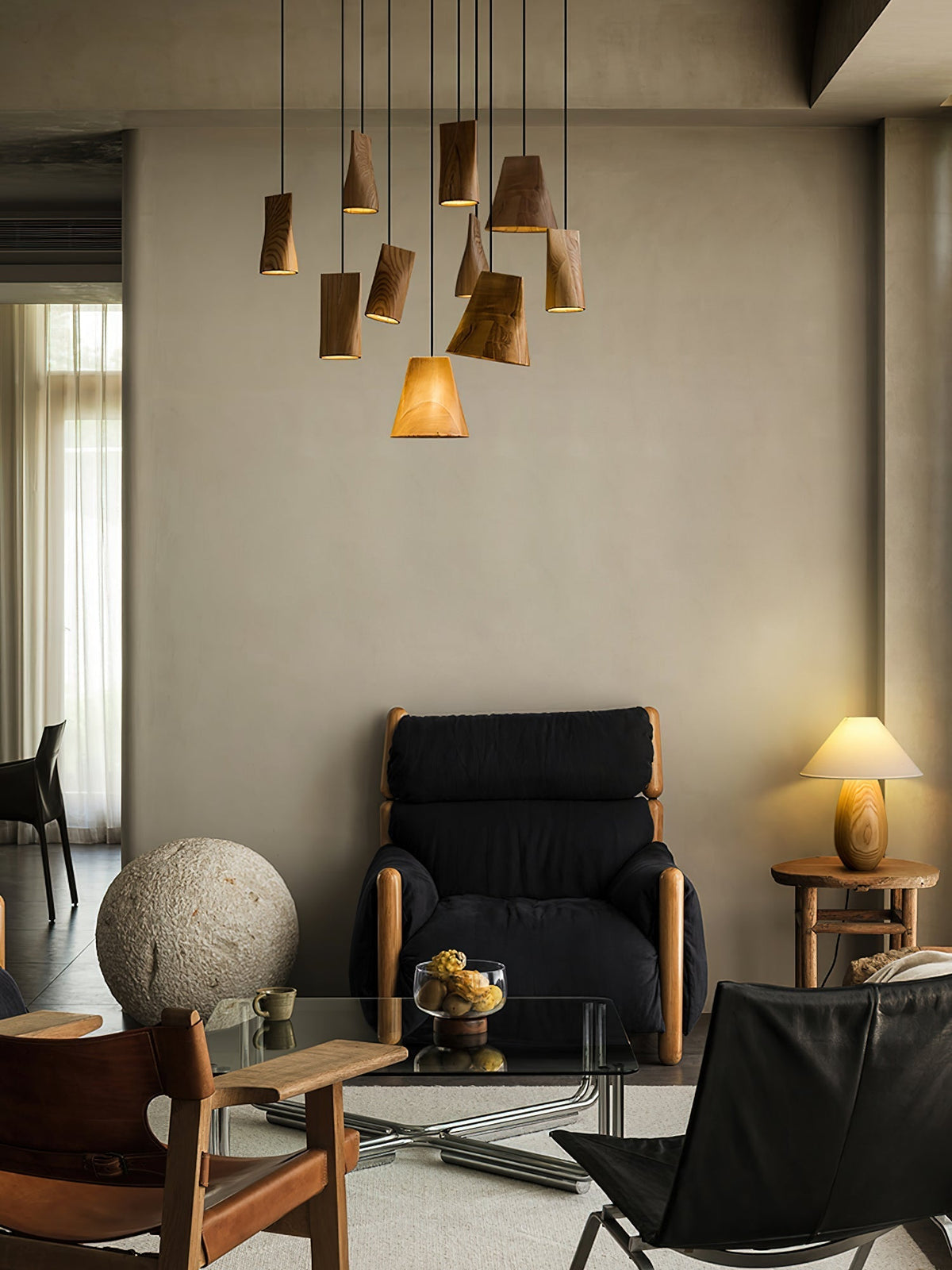 Lustre suspenso assimétrico em madeira Ivarara