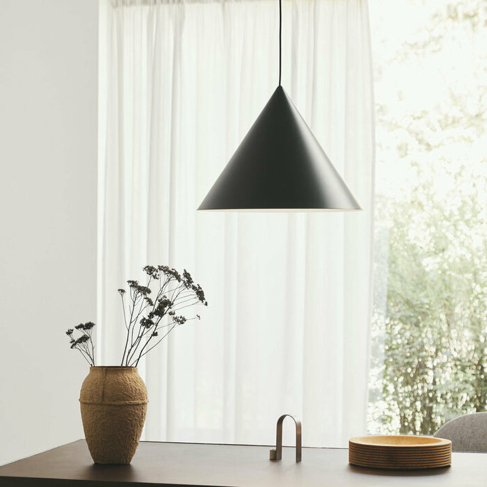Candeeiro suspenso Caeluvyu em metal escuro de estilo minimalista moderno