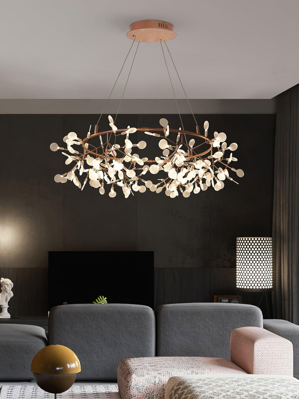 Lustre Dore com ramo de LED em forma de pirilampo