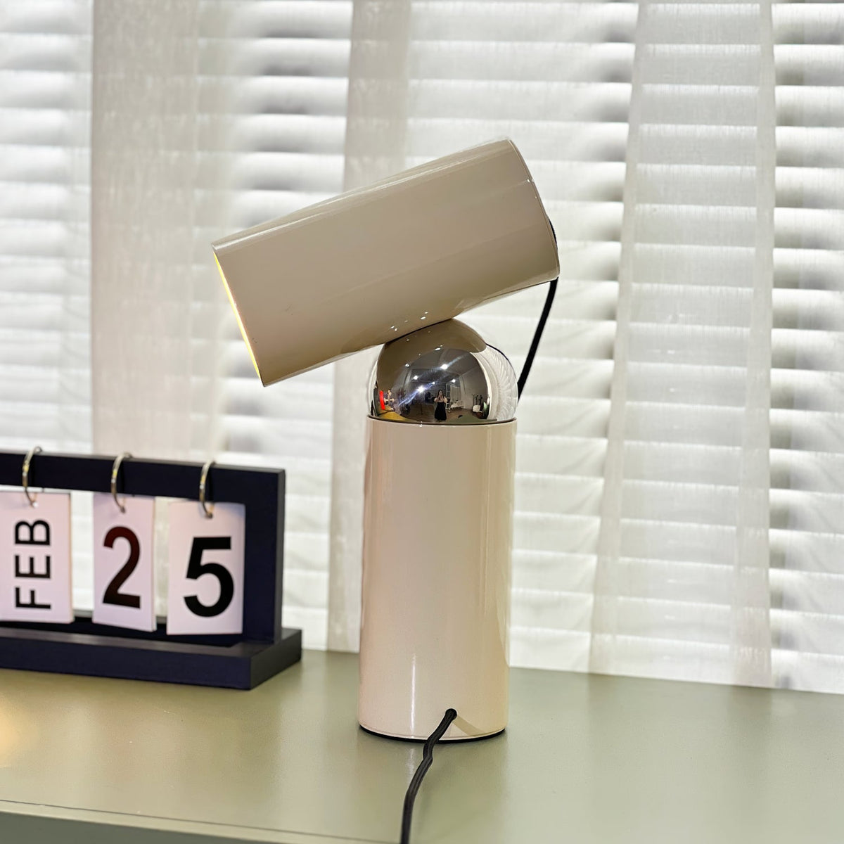 Rivivette Pivot-bordlampe