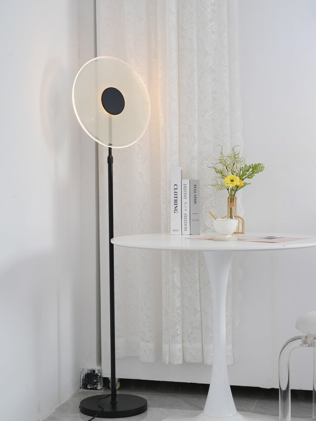 Abir minimalistisk gulvlampe