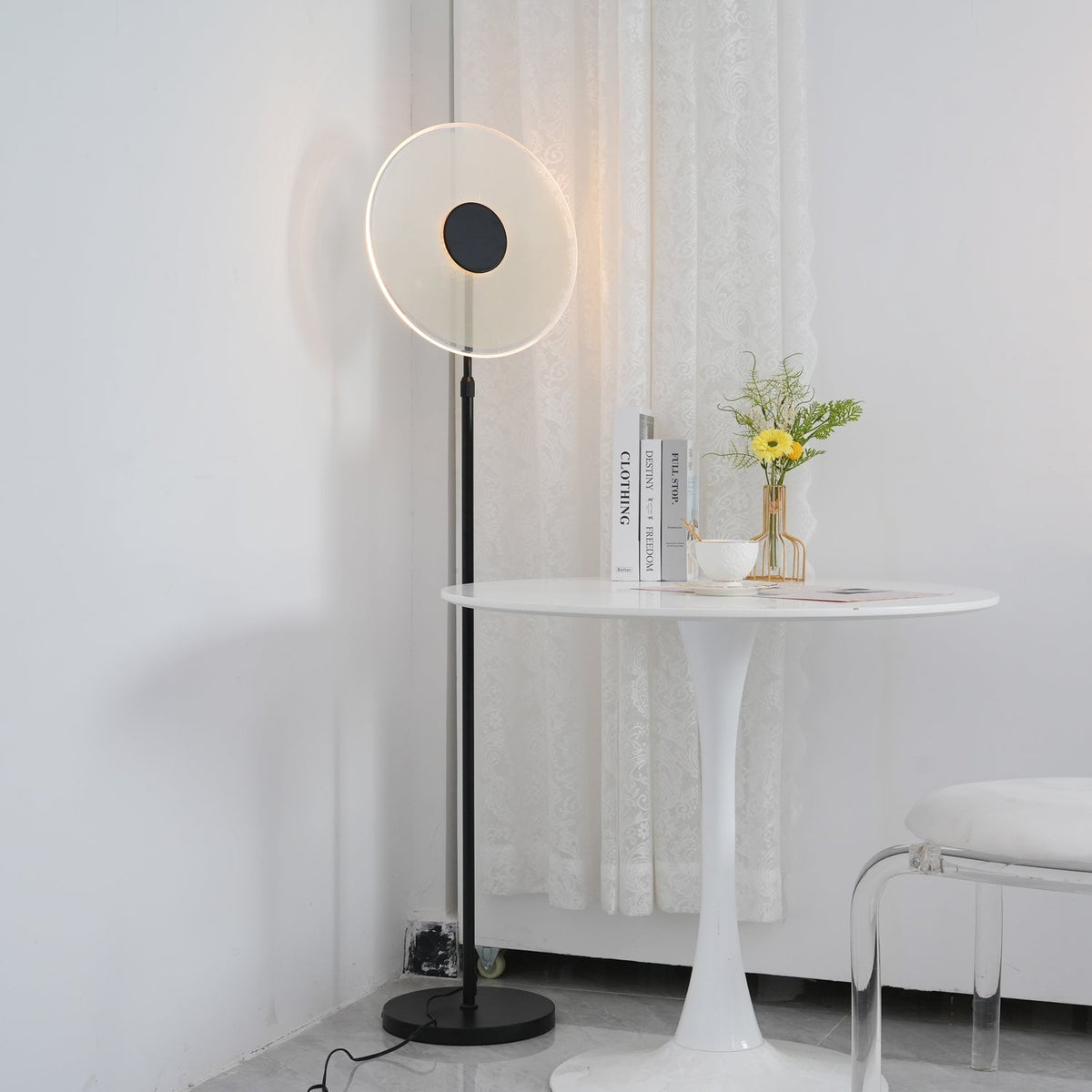 Abir minimalistisk gulvlampe