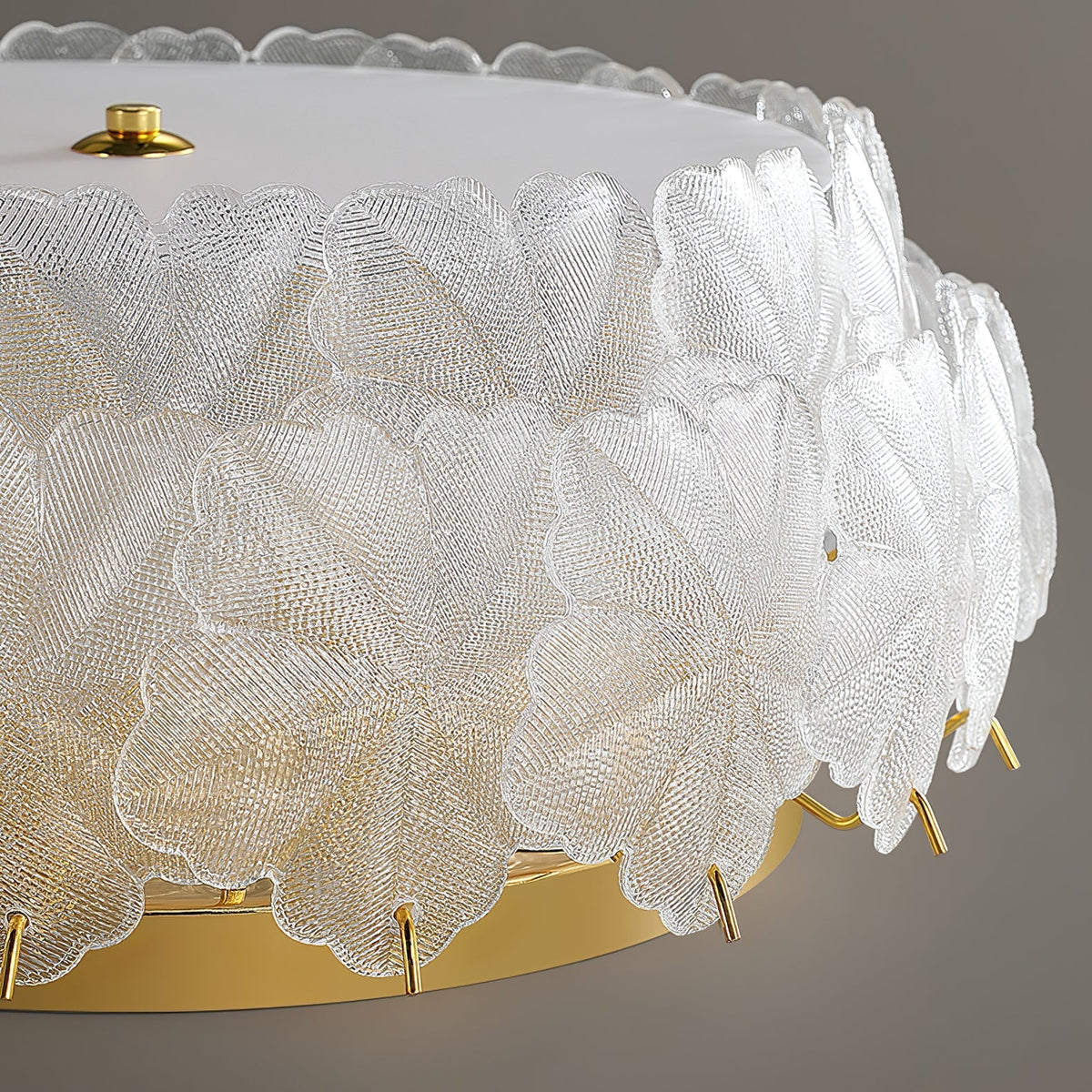 Otharis loftslampe i glas med blomsterklynge