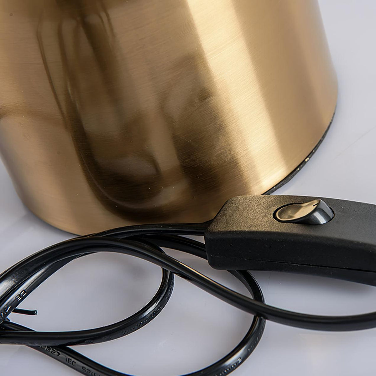 Italon luksuriøs bordlampe i messing