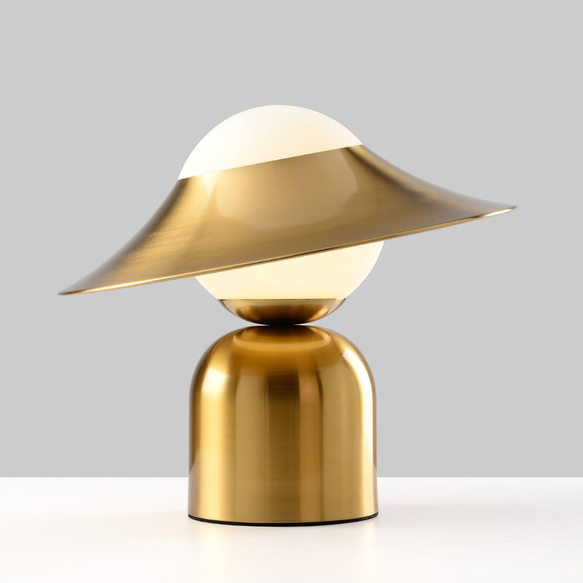 Italon luksuriøs bordlampe i messing