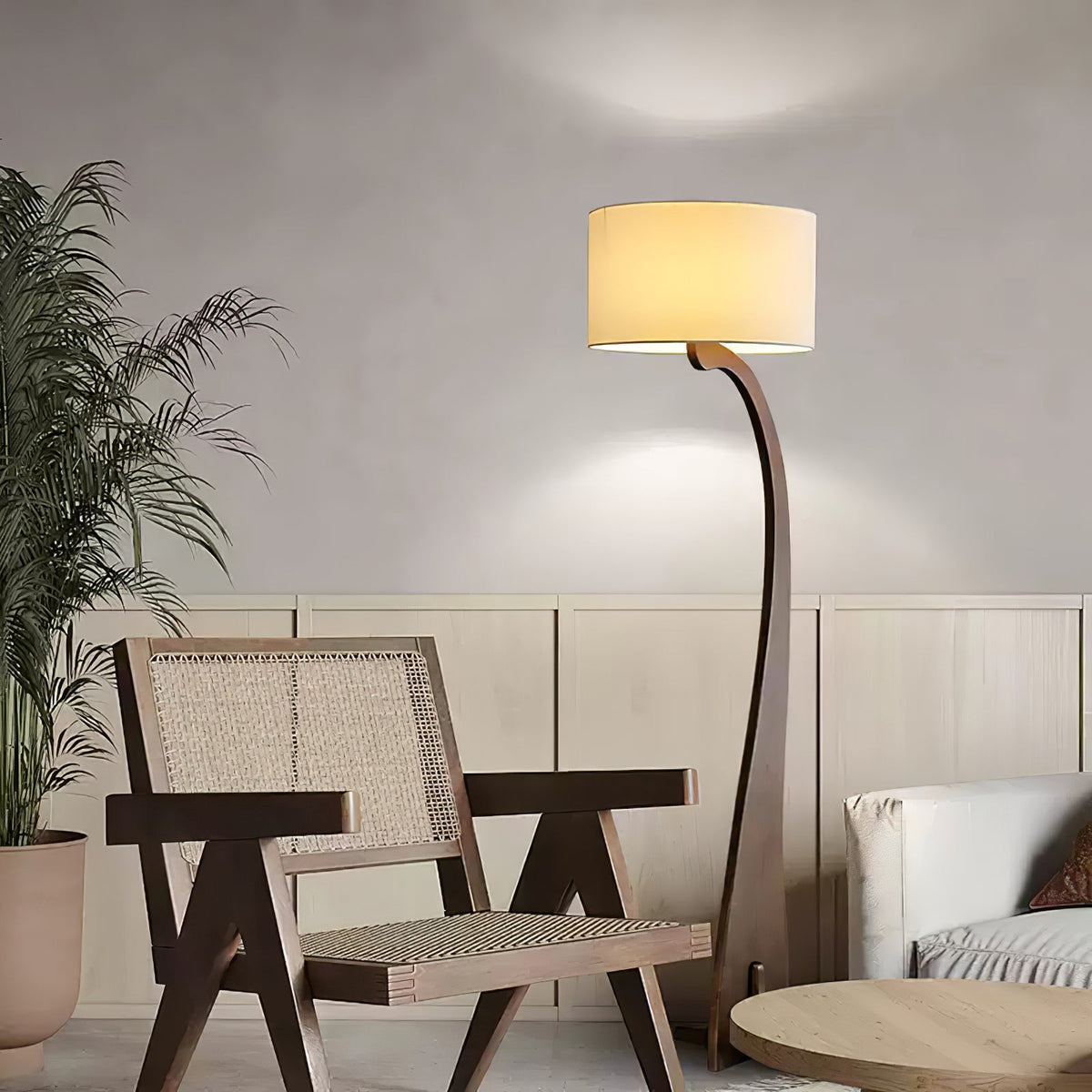 Viraineria nordisk buet gulvlampe