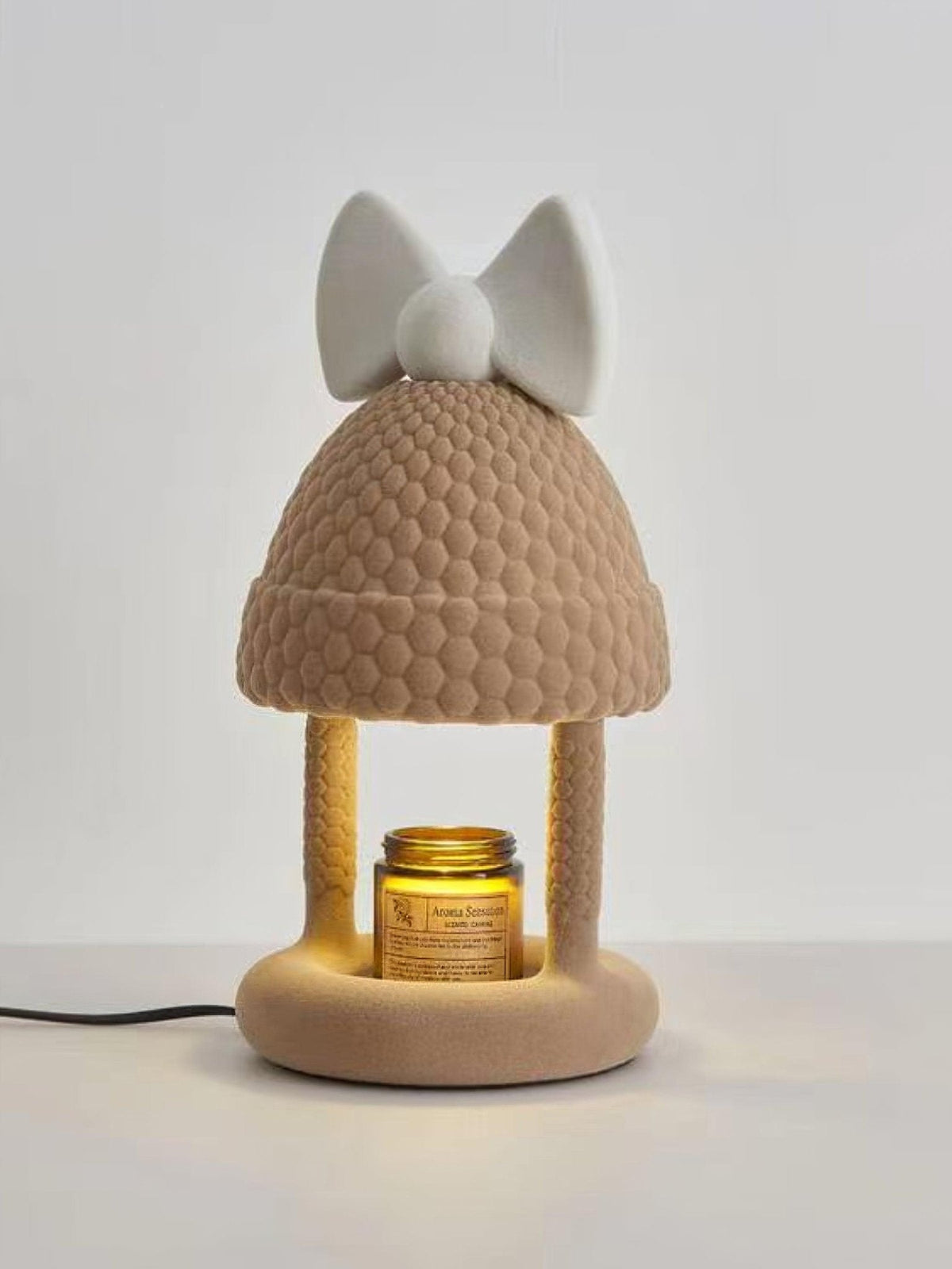 Zarinil lekfull bordslampa i flockad resin