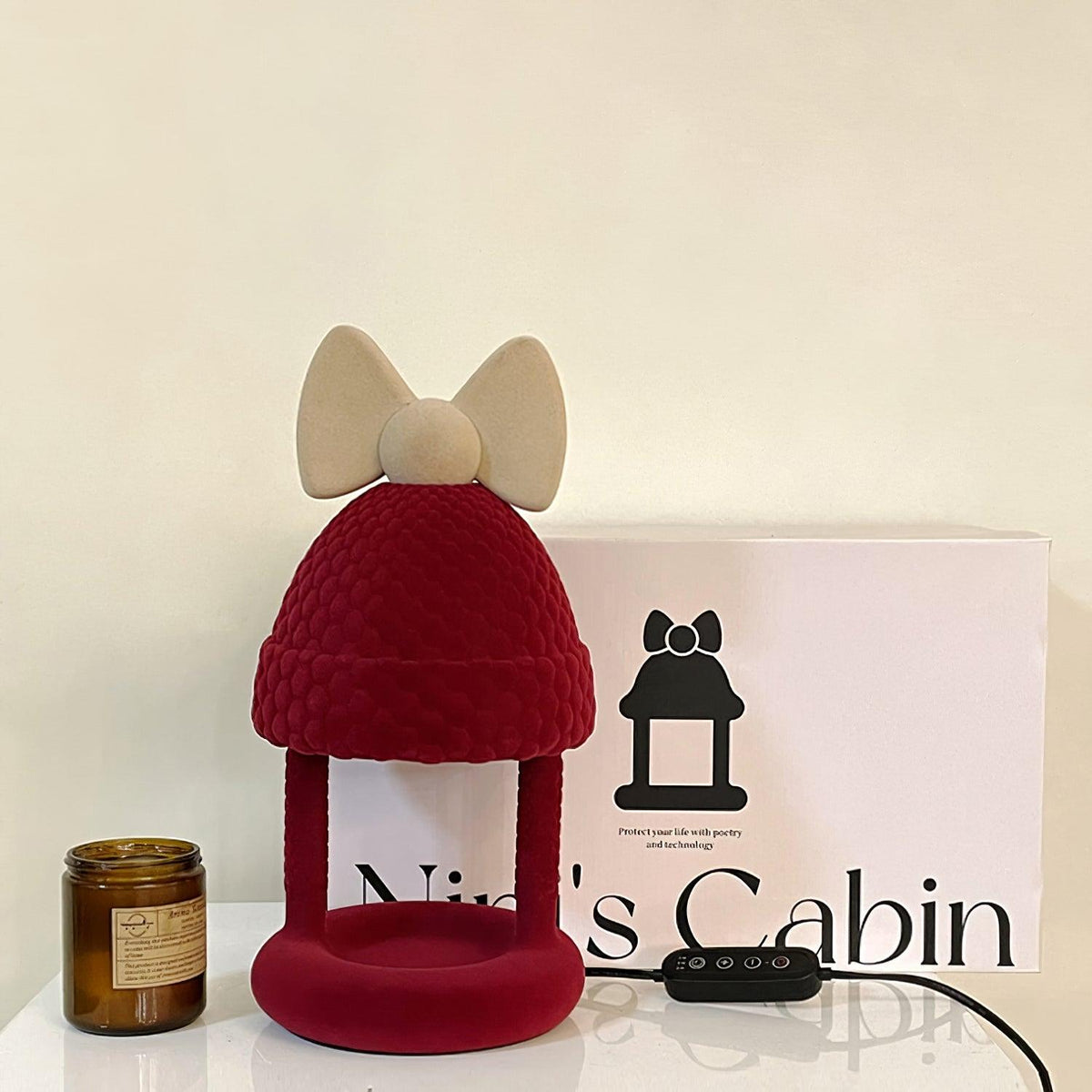 Zarinil lekfull bordslampa i flockad resin