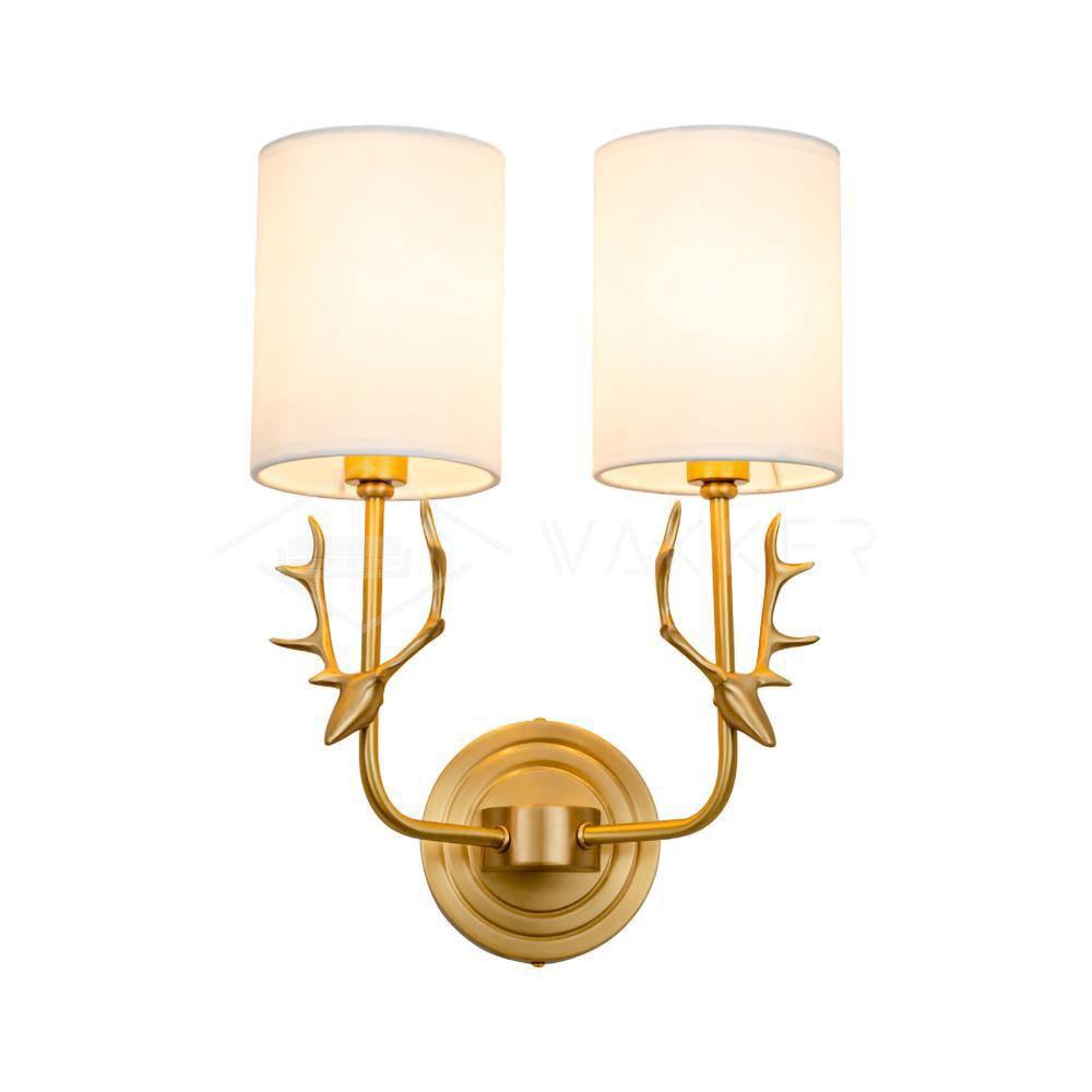 Auriviella elegant vägglampa i mässing med hjorthuvud