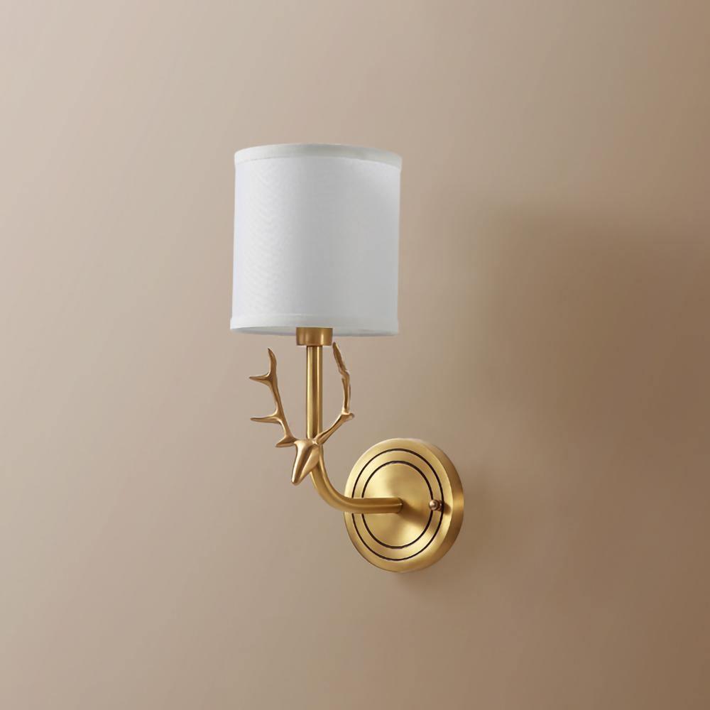 Auriviella elegant vägglampa i mässing med hjorthuvud
