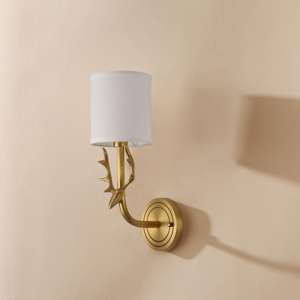 Auriviella elegant vägglampa i mässing med hjorthuvud