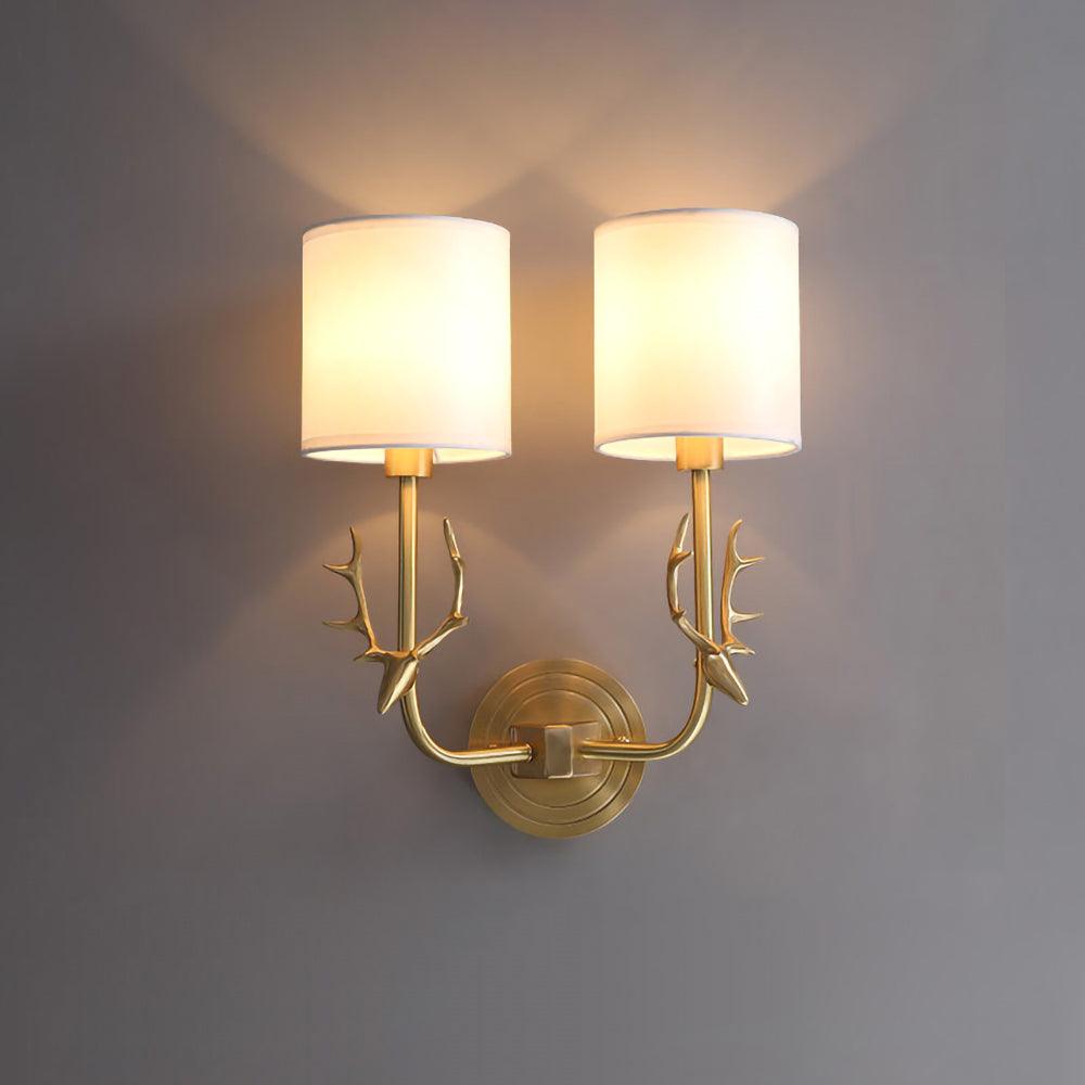 Auriviella elegant vägglampa i mässing med hjorthuvud