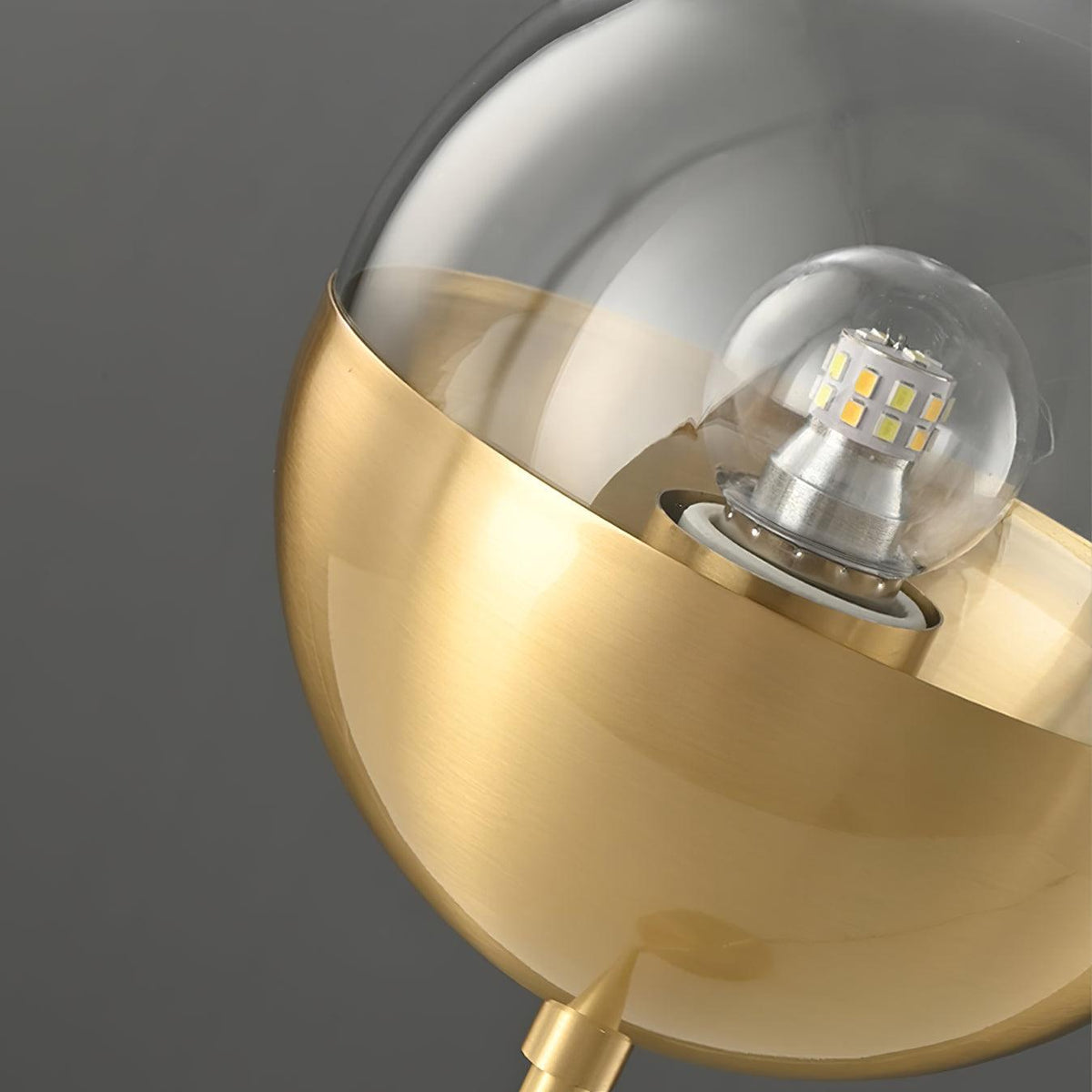 Sutton moderne bordlampe