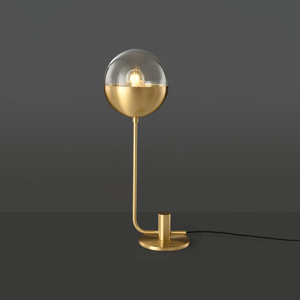 Sutton moderne bordlampe