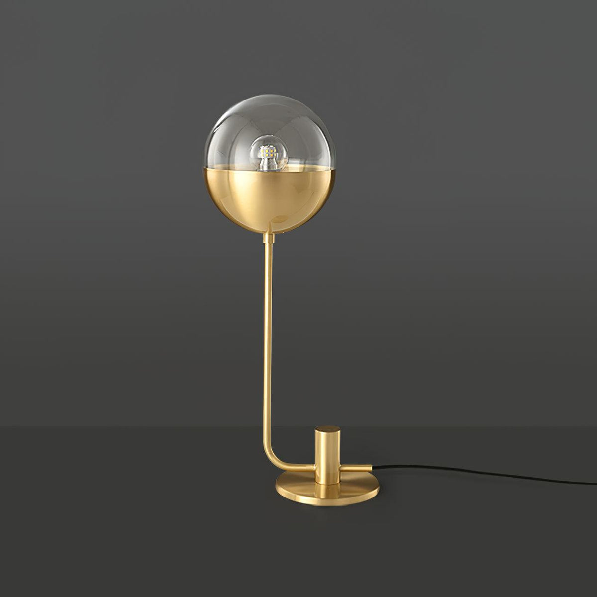 Sutton moderne bordlampe